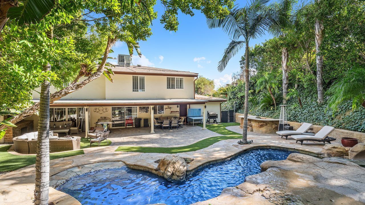 Photo of Outdoor in Woodland Hills