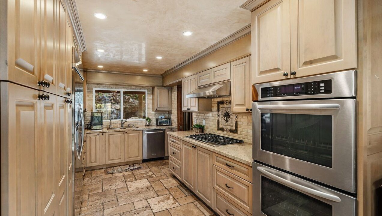 Photo of Kitchen in Woodland Hills
