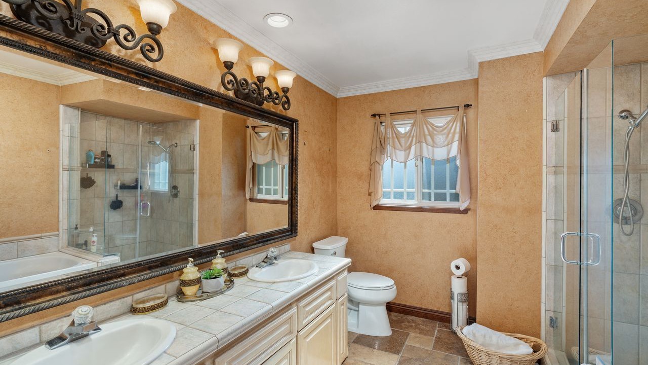 Photo of Bathroom in Woodland Hills