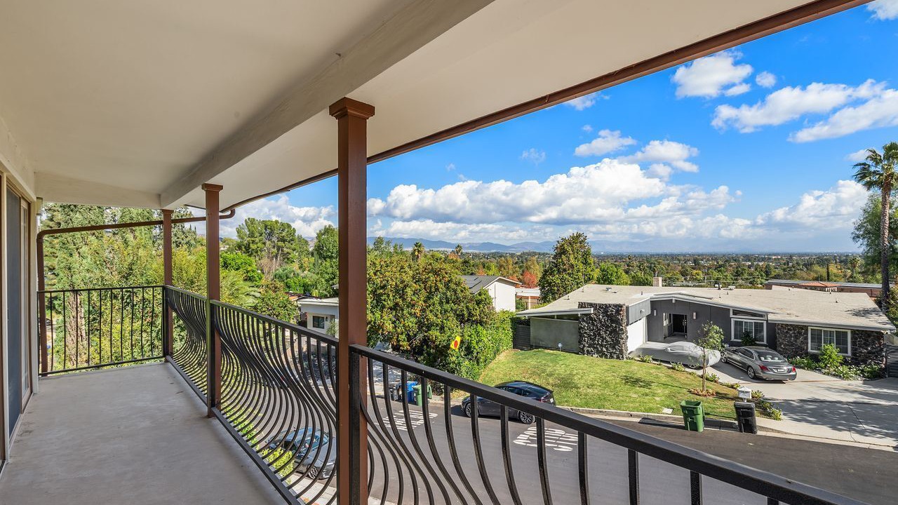 Photo of Outdoor in Woodland Hills