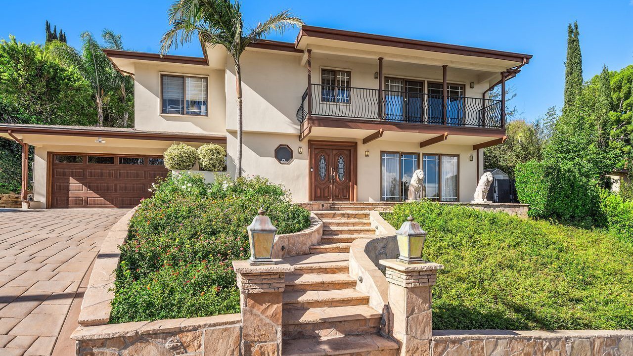 Photo of Outdoor in Woodland Hills