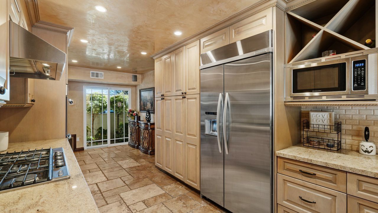 Photo of Kitchen in Woodland Hills