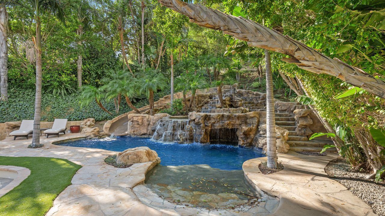 Photo of Outdoor in Woodland Hills