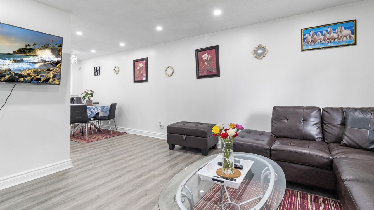 Photo of Livingroom in Niagara Falls