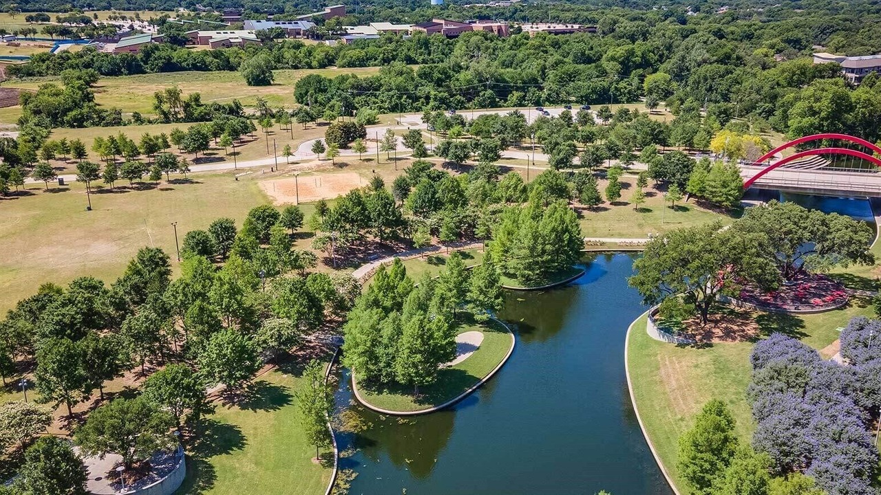 Photo of Outdoor in Addison