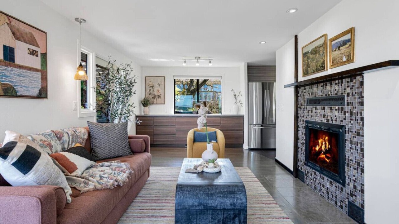 Photo of Livingroom in Bryn Mawr-Skyway