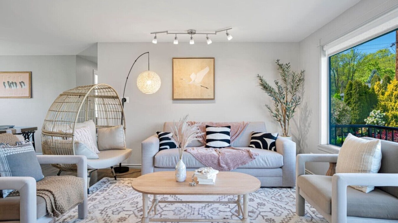 Photo of Livingroom in Bryn Mawr-Skyway