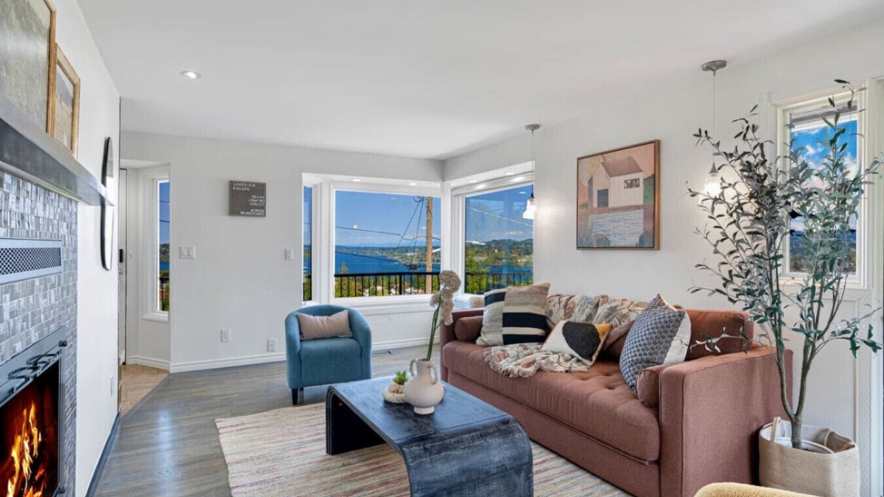 Photo of Livingroom in Bryn Mawr-Skyway