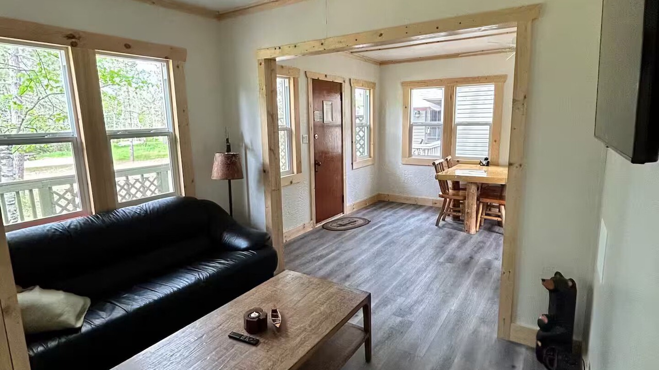 Photo of Livingroom in Falcon Lake