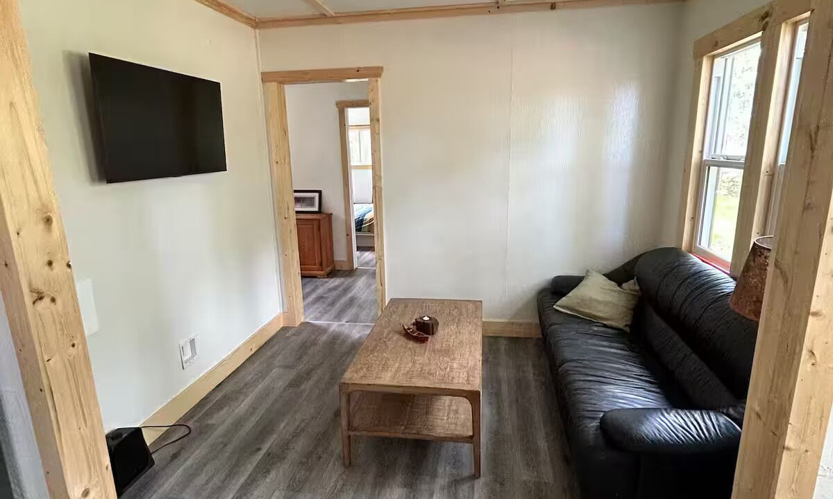 Photo of Livingroom in Falcon Lake