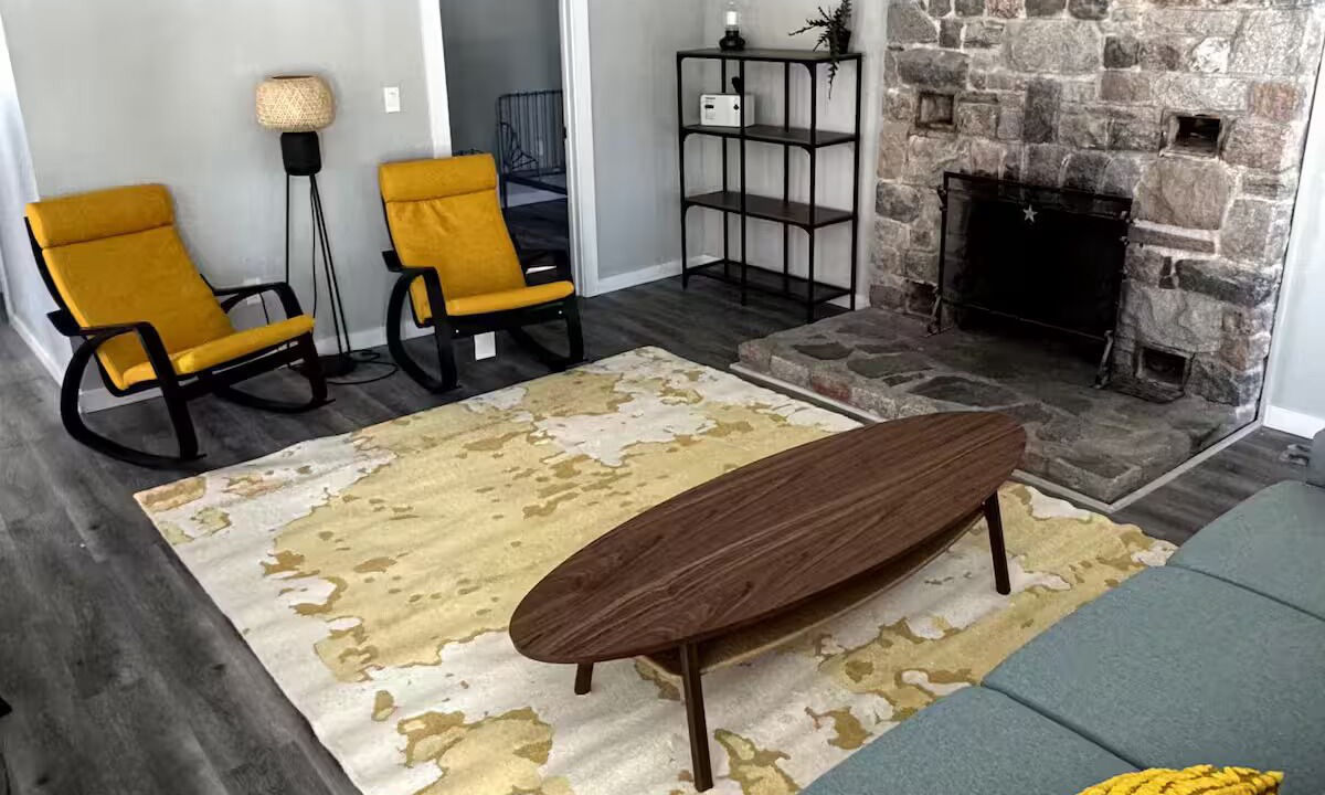 Photo of Livingroom in Falcon Lake