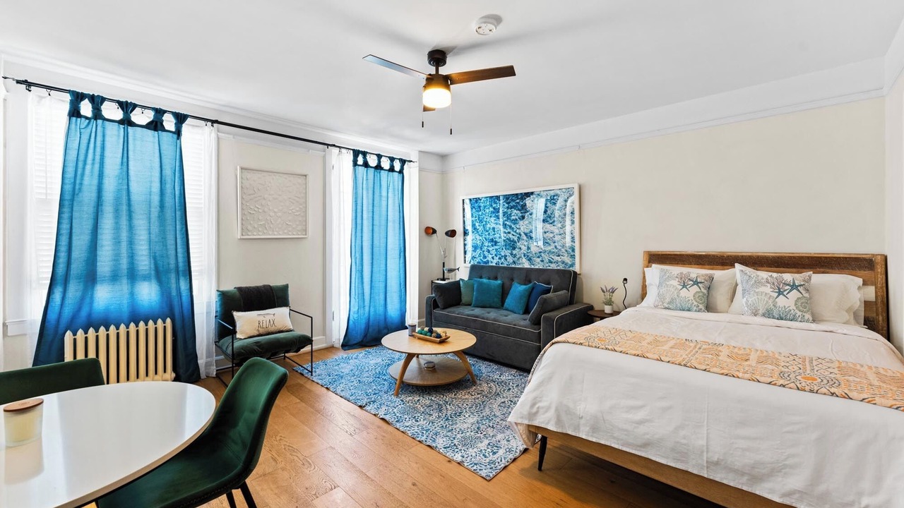 Photo of Bedroom in Downtown Long Beach