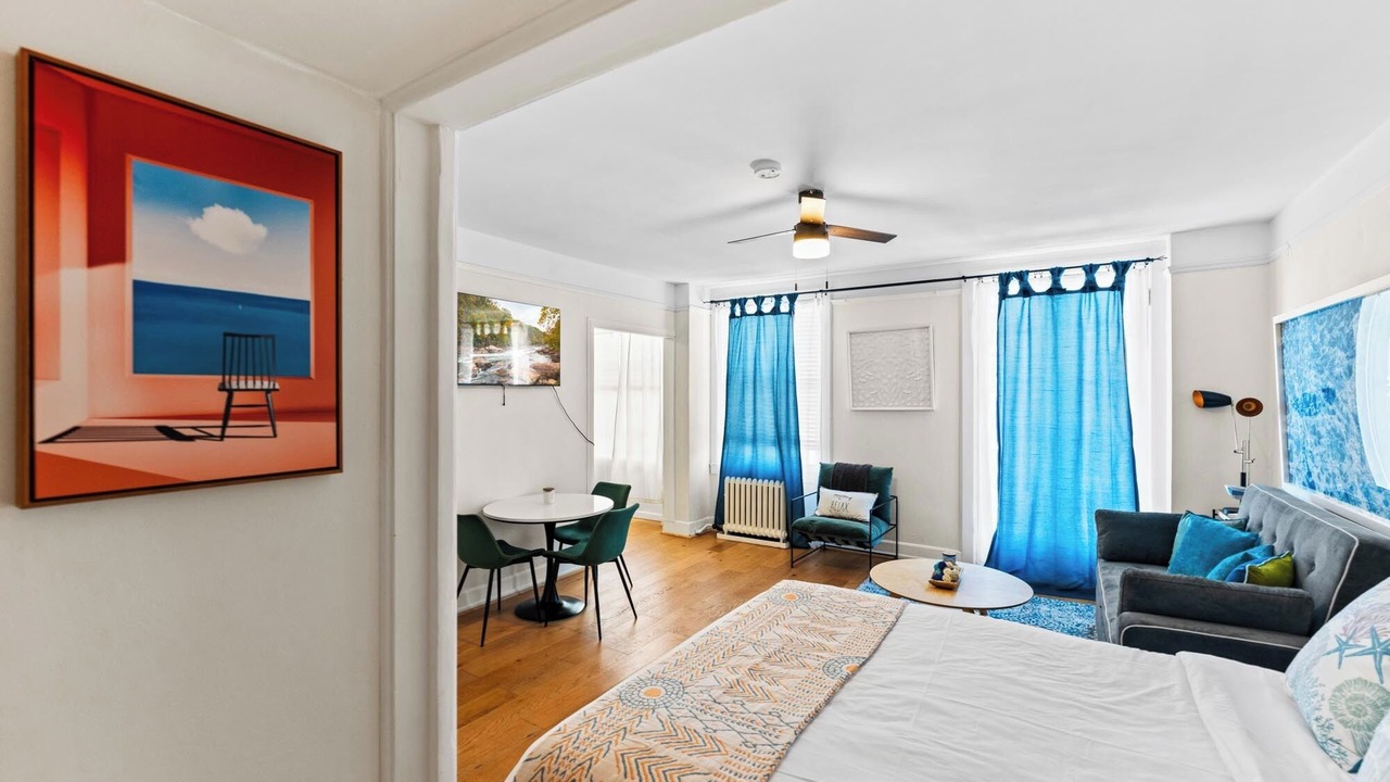 Photo of Bedroom in Downtown Long Beach