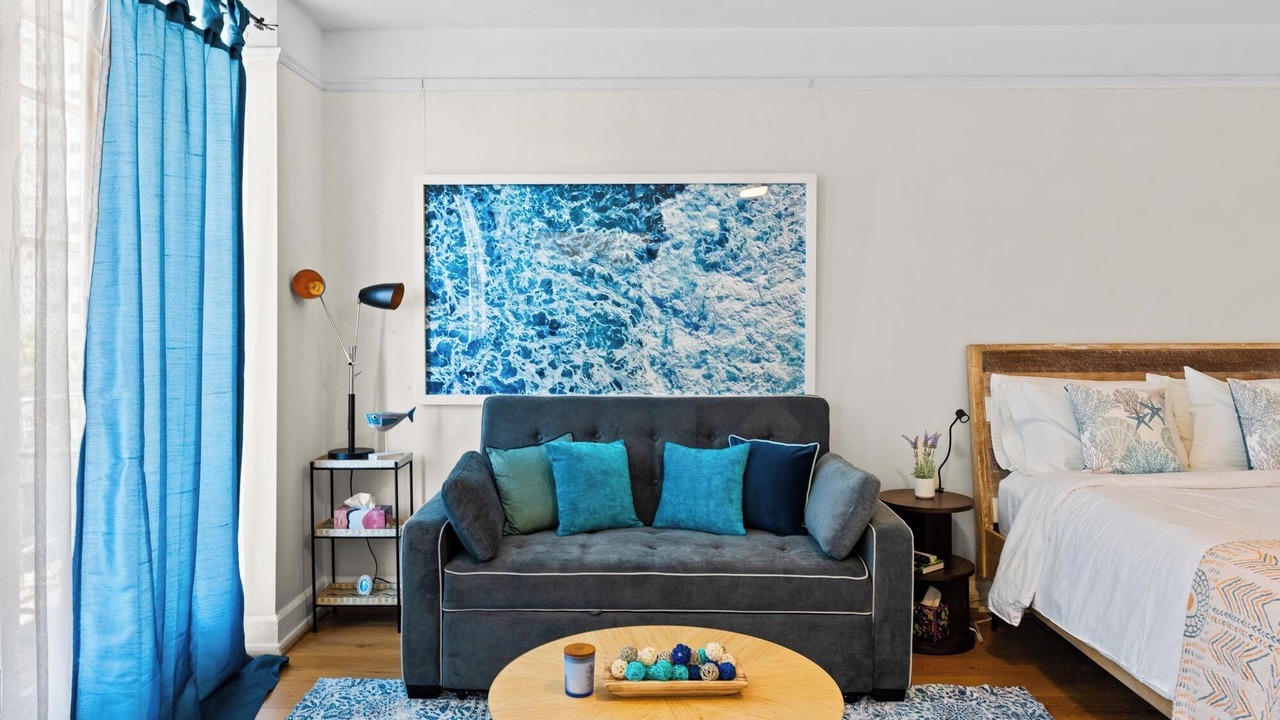 Photo of Bedroom in Downtown Long Beach