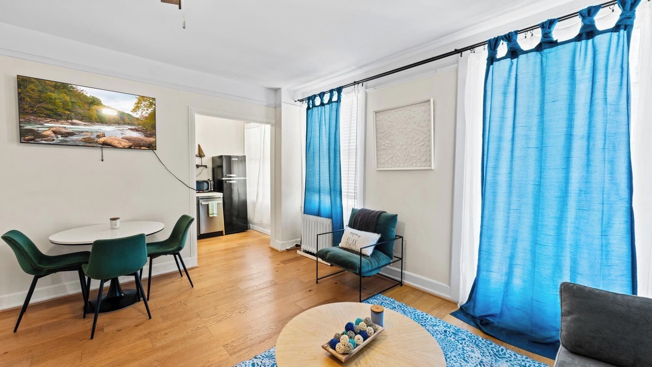 Photo of Livingroom in Downtown Long Beach