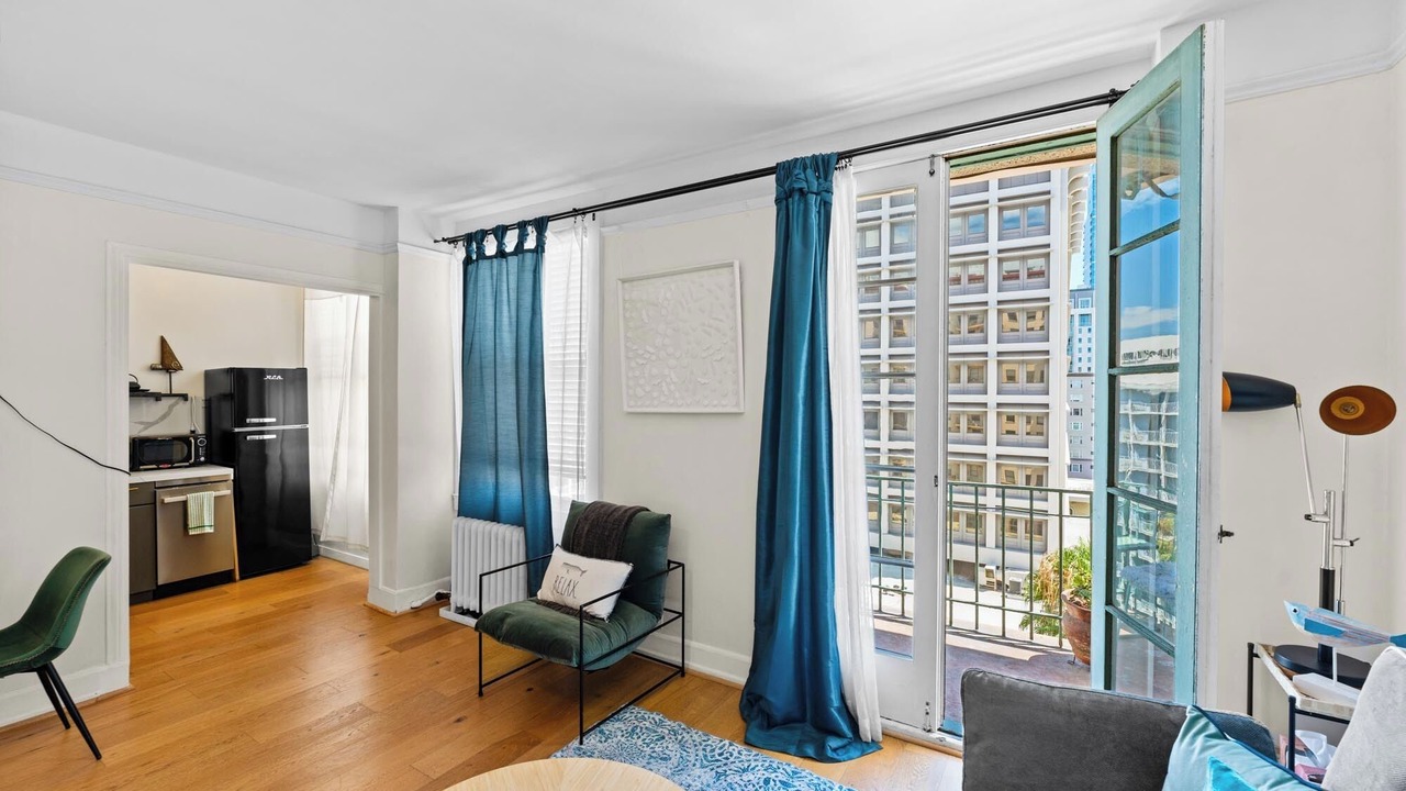 Photo of Livingroom in Downtown Long Beach