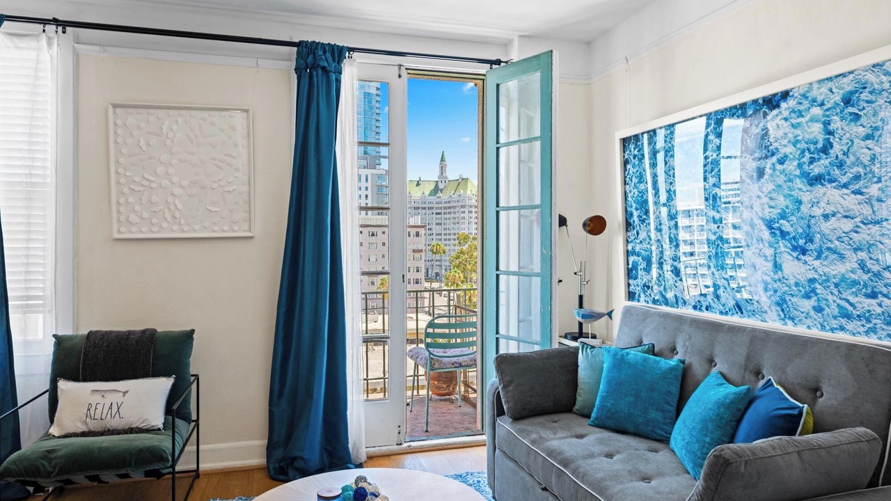 Photo of Livingroom in Downtown Long Beach