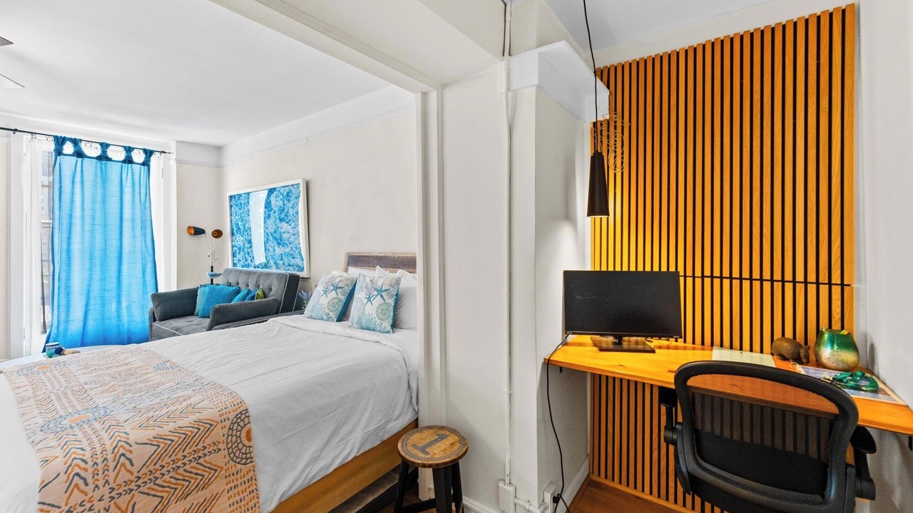 Photo of Bedroom in Downtown Long Beach