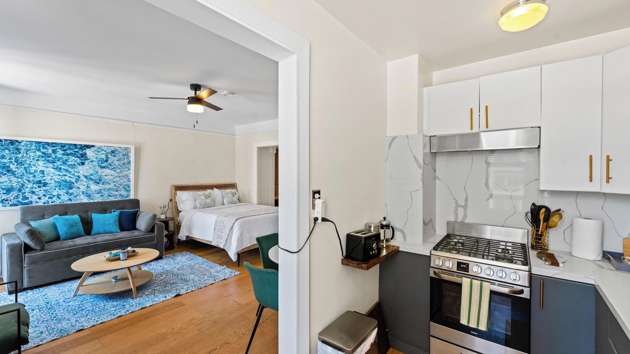 Photo of Bedroom in Downtown Long Beach