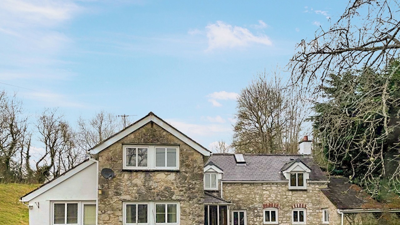 Photo of Outdoor in Mold