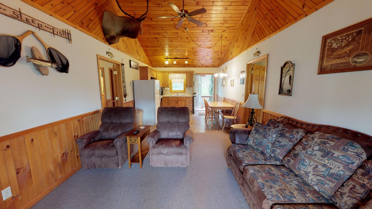 Photo of Livingroom in Gaines