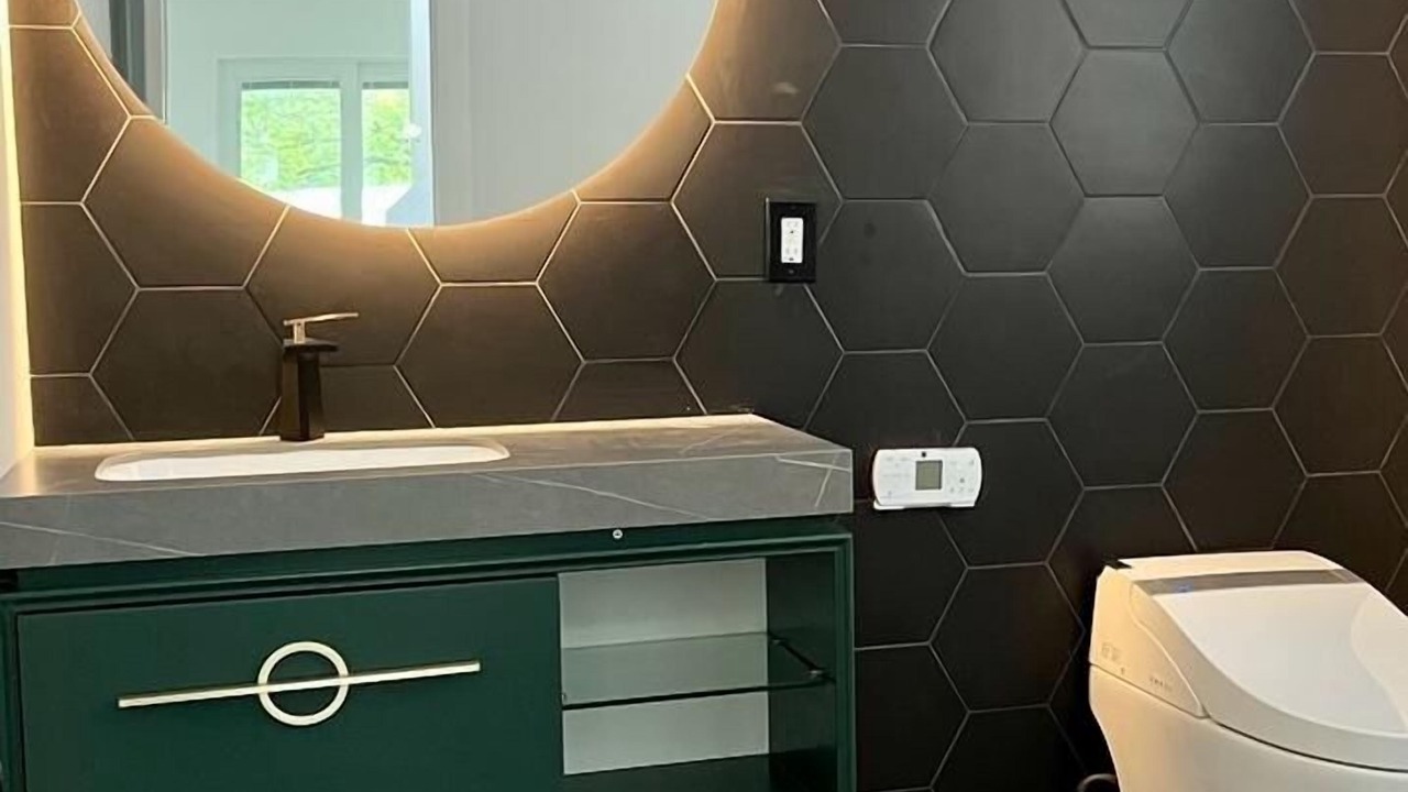 Photo of Bathroom in East Shore