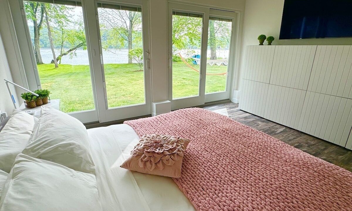 Photo of Bedroom in East Shore