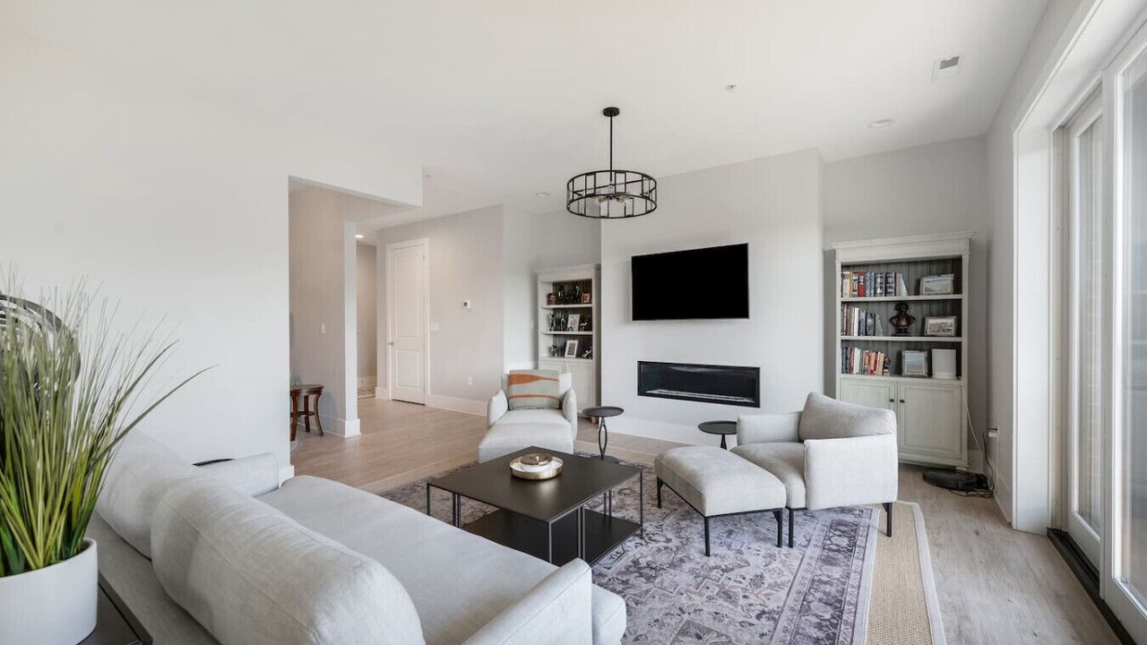 Photo of Livingroom in Central Business District