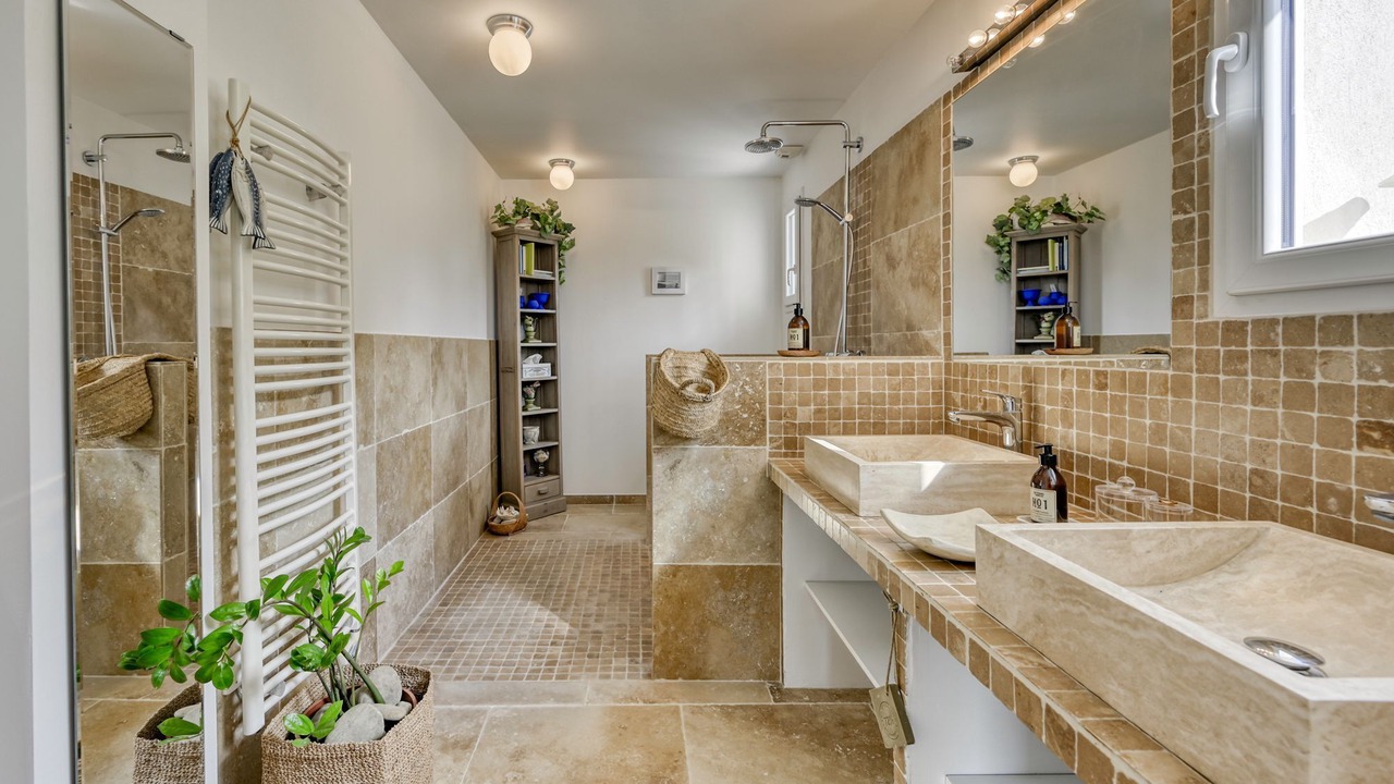 Photo of Bathroom in Villelaure