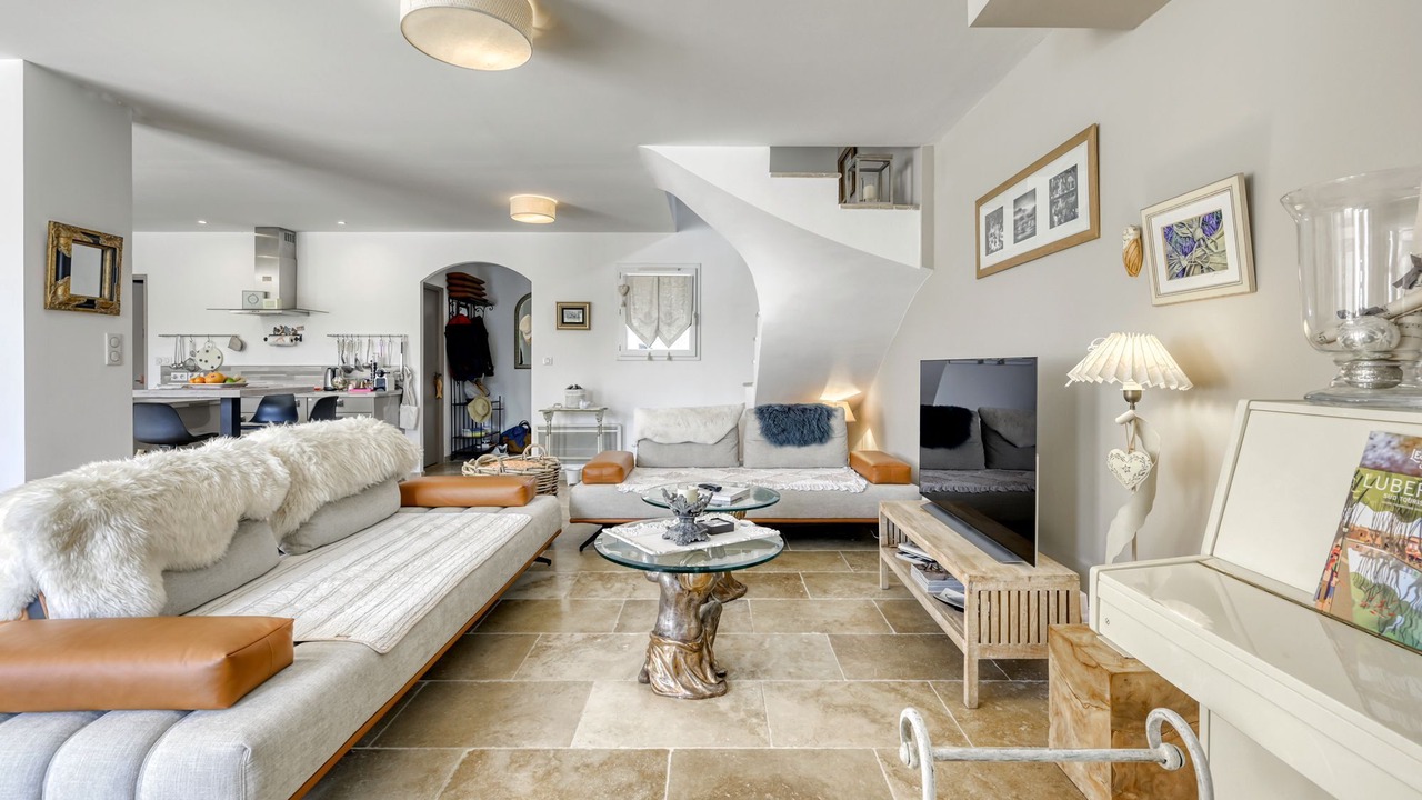 Photo of Livingroom in Villelaure