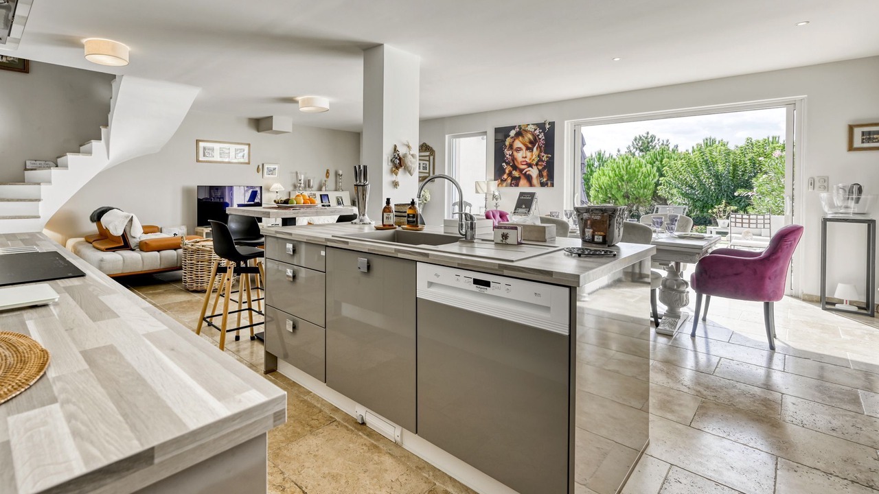 Photo of Kitchen in Villelaure