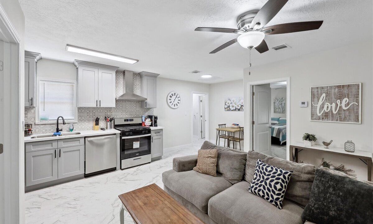 Photo of Livingroom in Bridge City