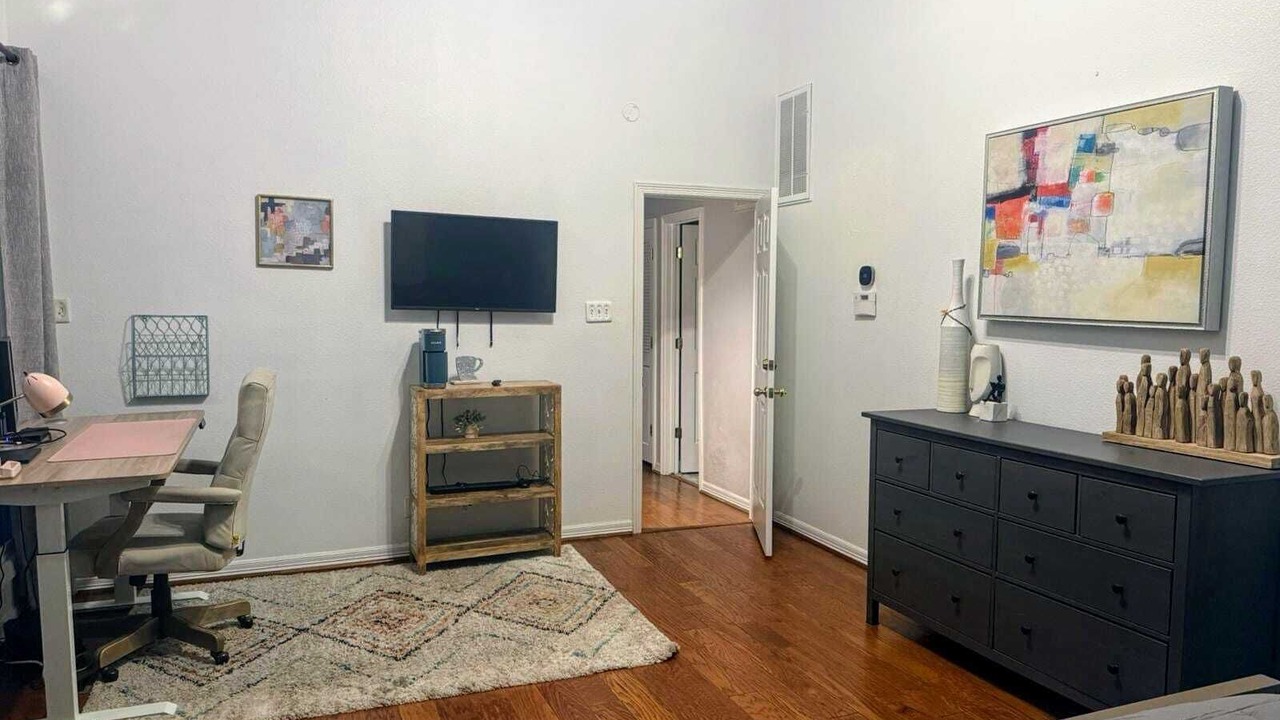 Photo of Bedroom in Oak Lawn