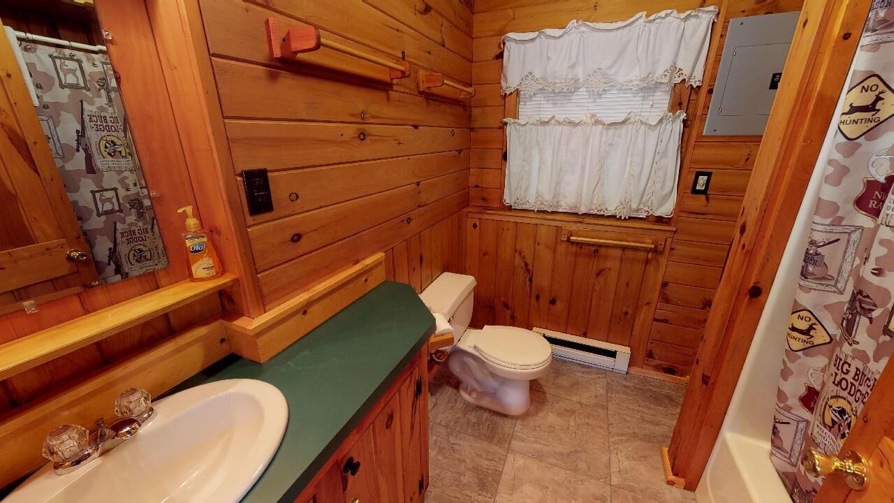 Photo of Bathroom in Gaines