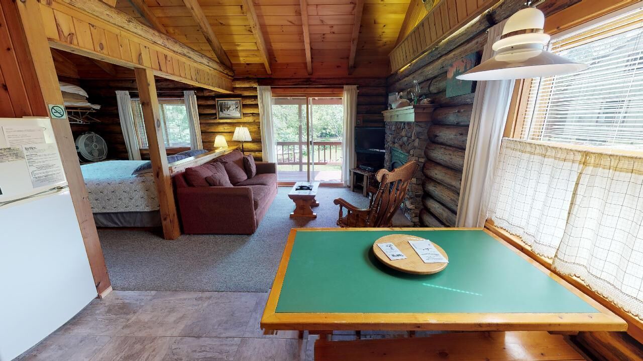 Photo of Livingroom in Gaines