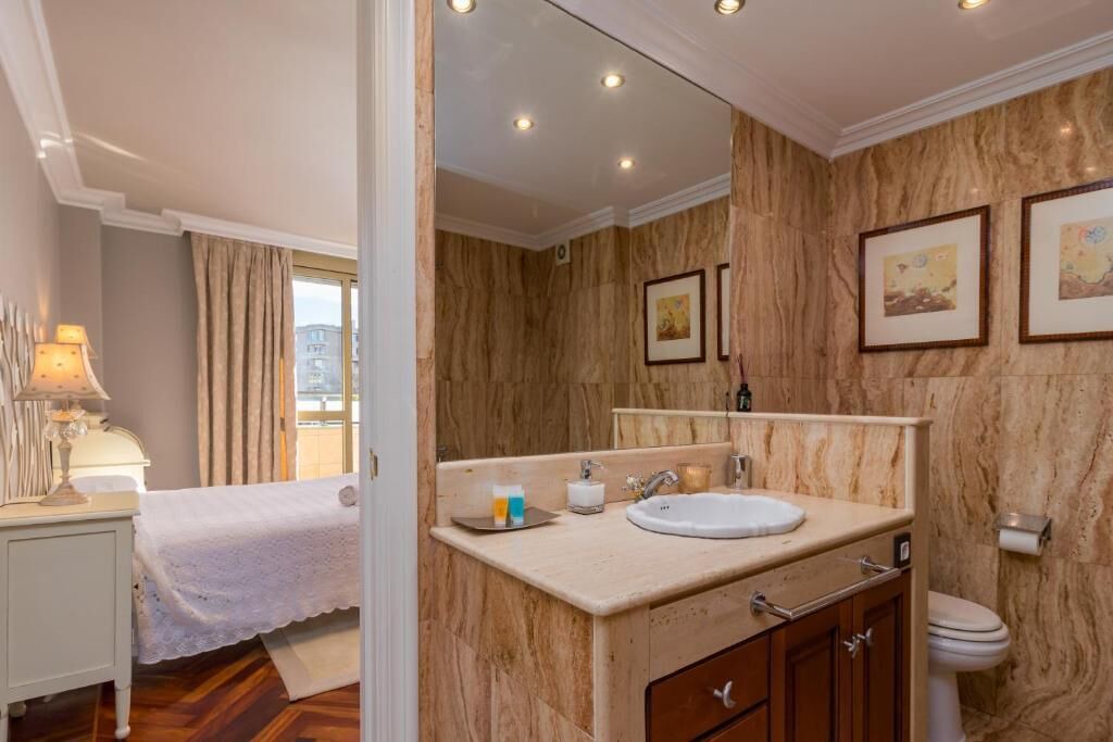 Photo of Bathroom in Santander