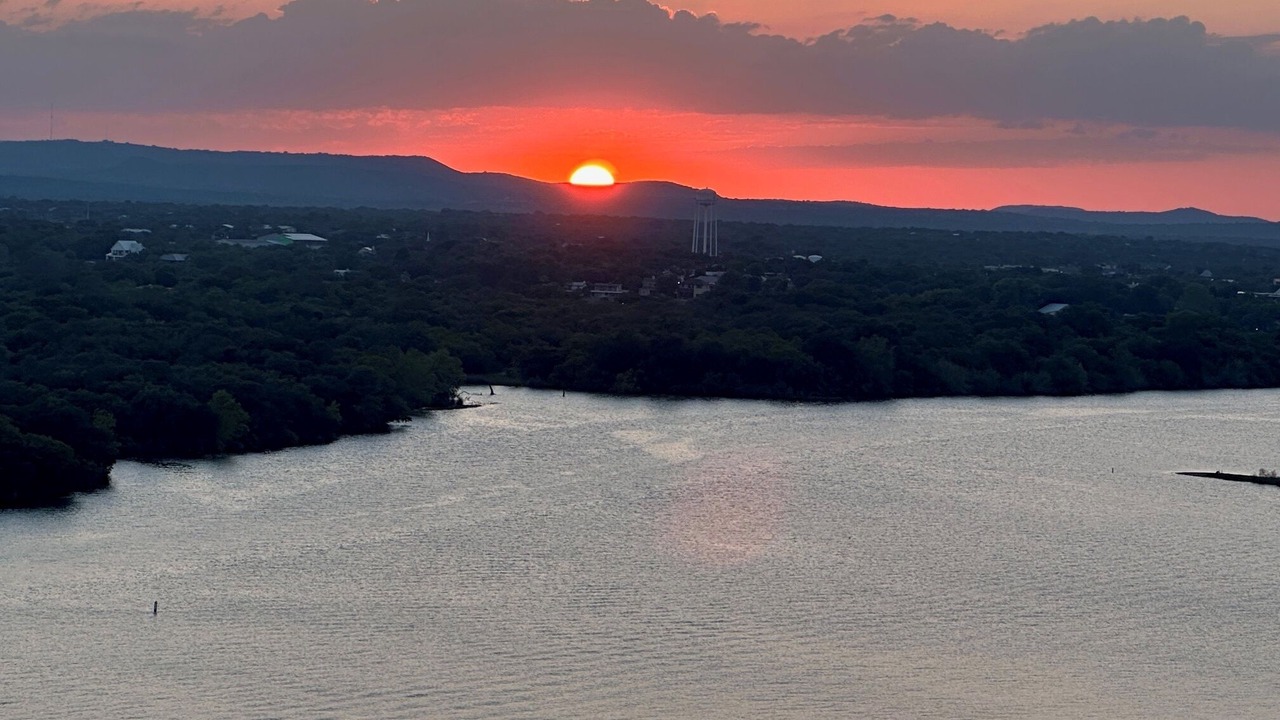 Photo of Outdoor in Buchanan Dam
