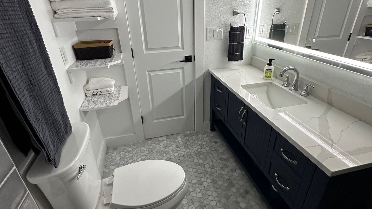 Photo of Bathroom in Buchanan Dam
