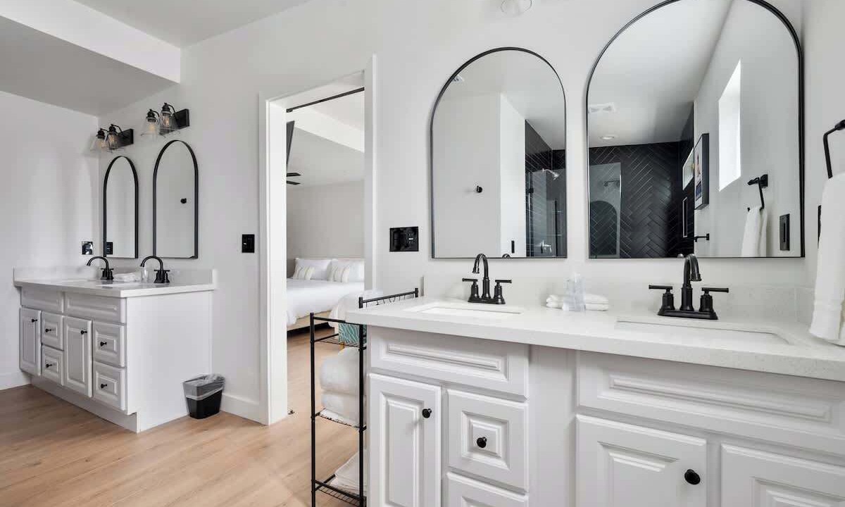 Photo of Bathroom in New Papago Parkway