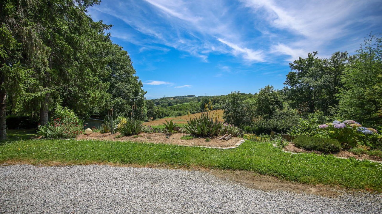 Photo of Outdoor in Arnos