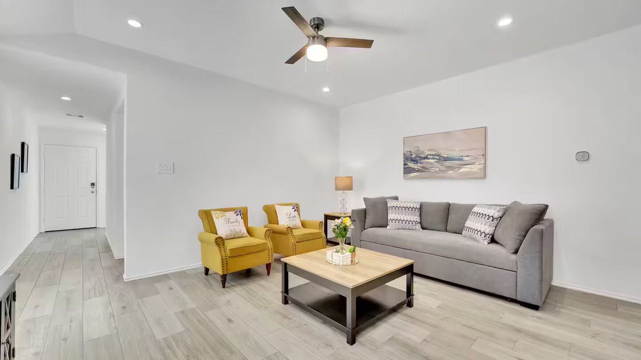 Photo of Livingroom in Houston