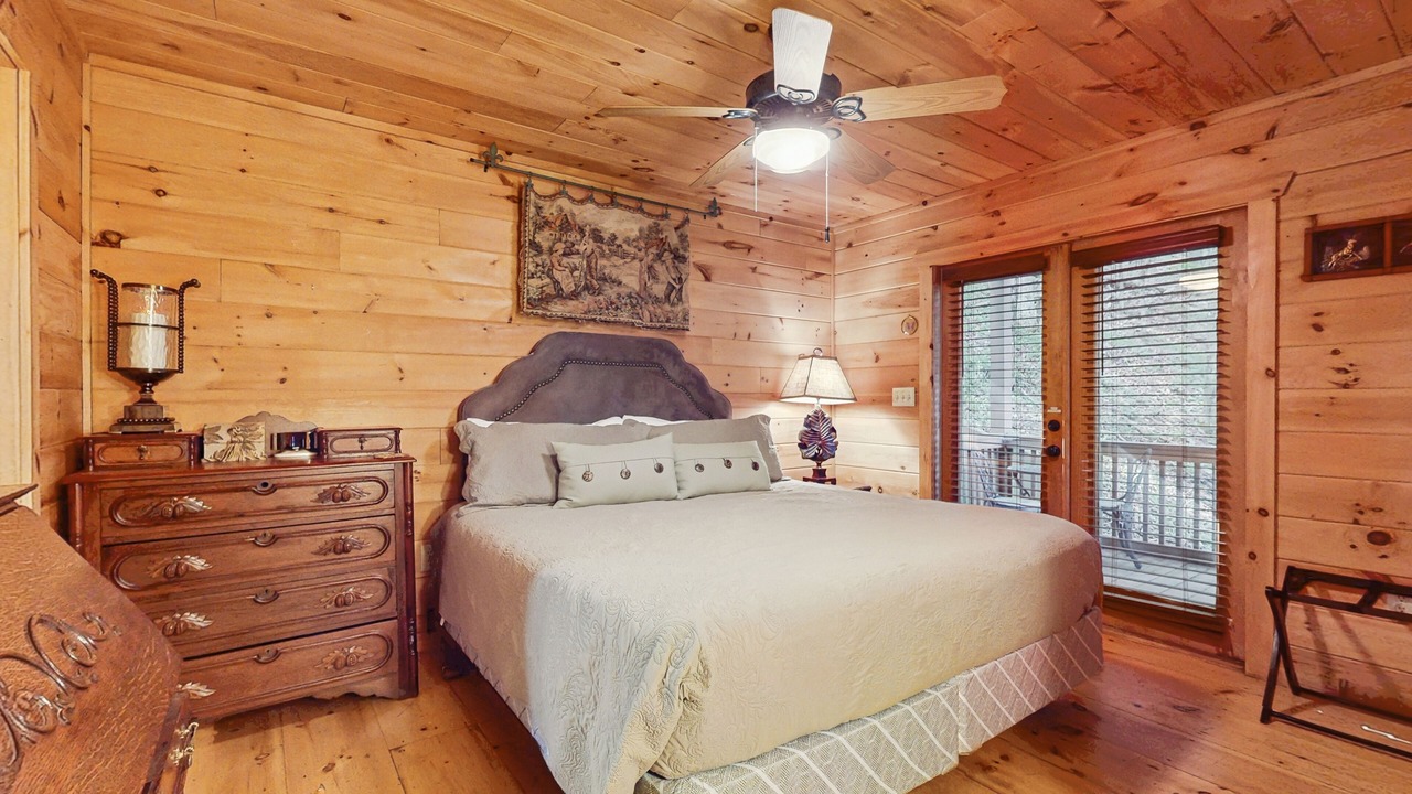 Photo of Bedroom in Walnut Mountain