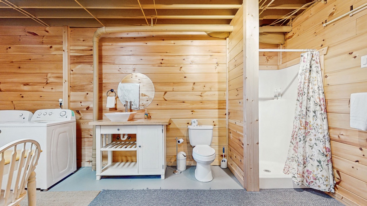 Photo of Bathroom in Walnut Mountain
