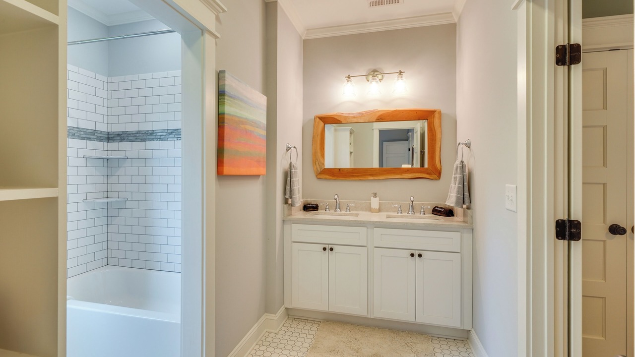 Photo of Bathroom in Duke Park