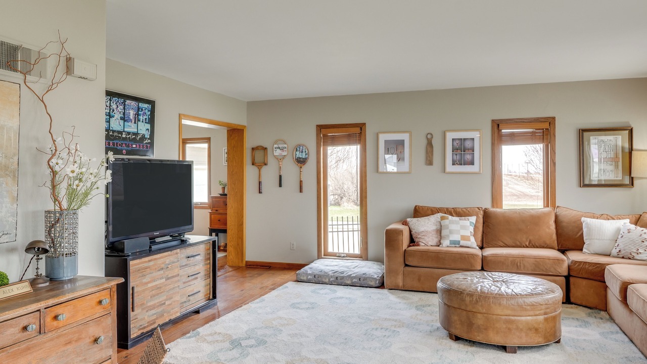 Photo of Livingroom in Charles City