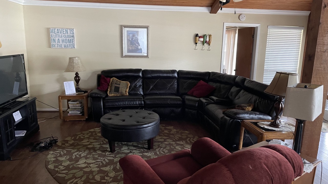 Photo of Livingroom in West Livingston