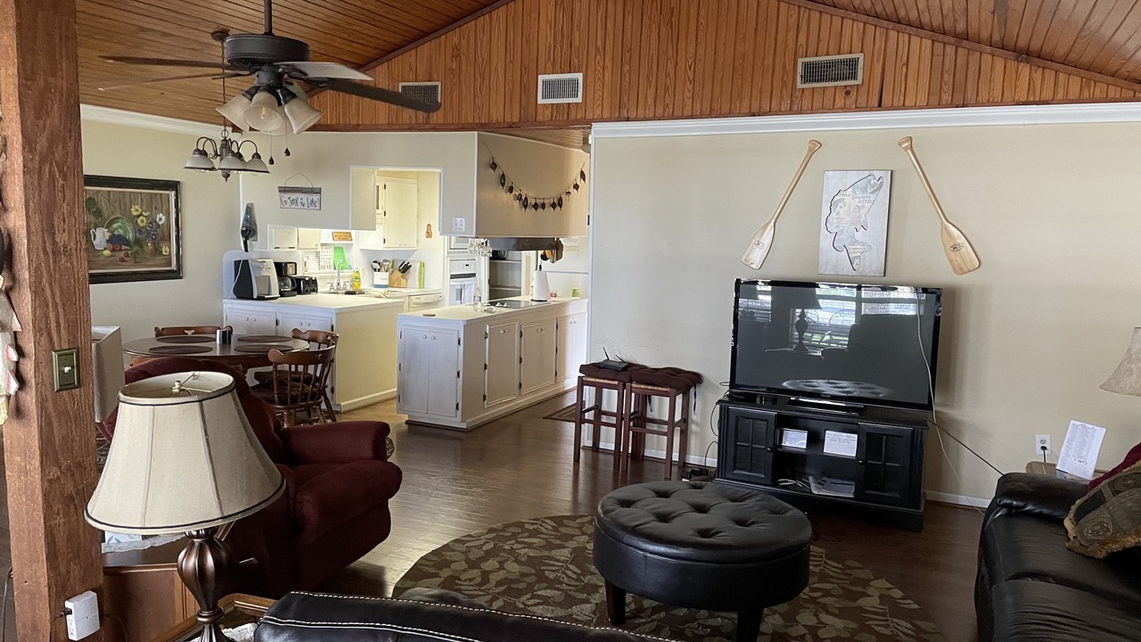 Photo of Livingroom in West Livingston
