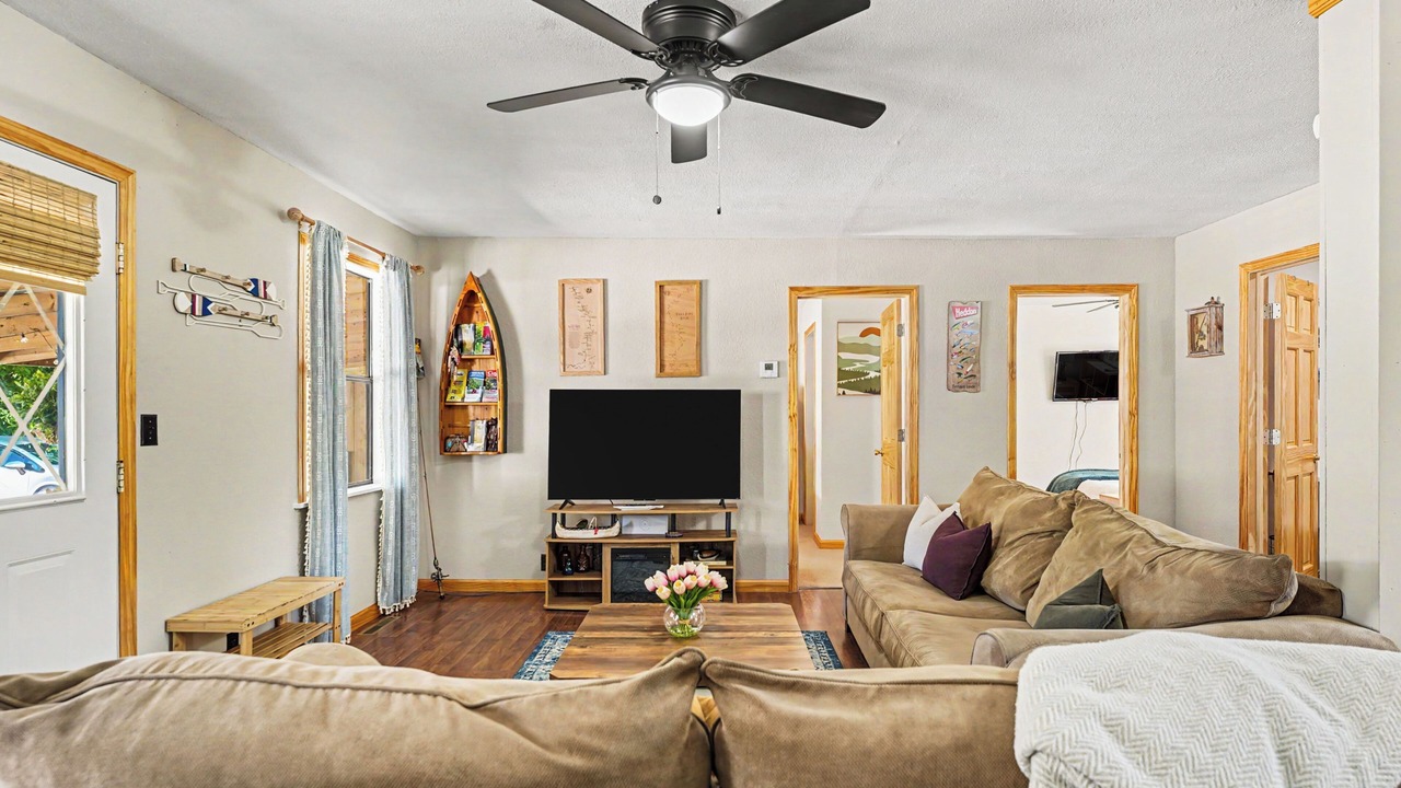 Photo of Livingroom in Eminence