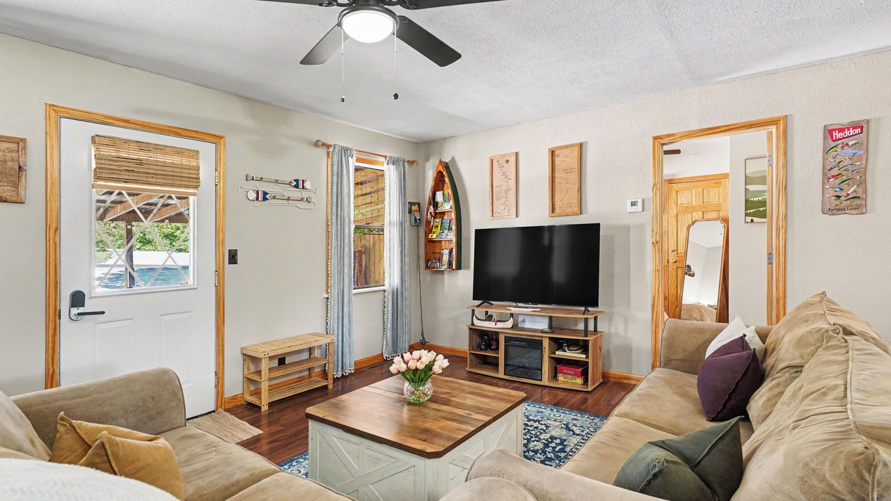 Photo of Livingroom in Eminence