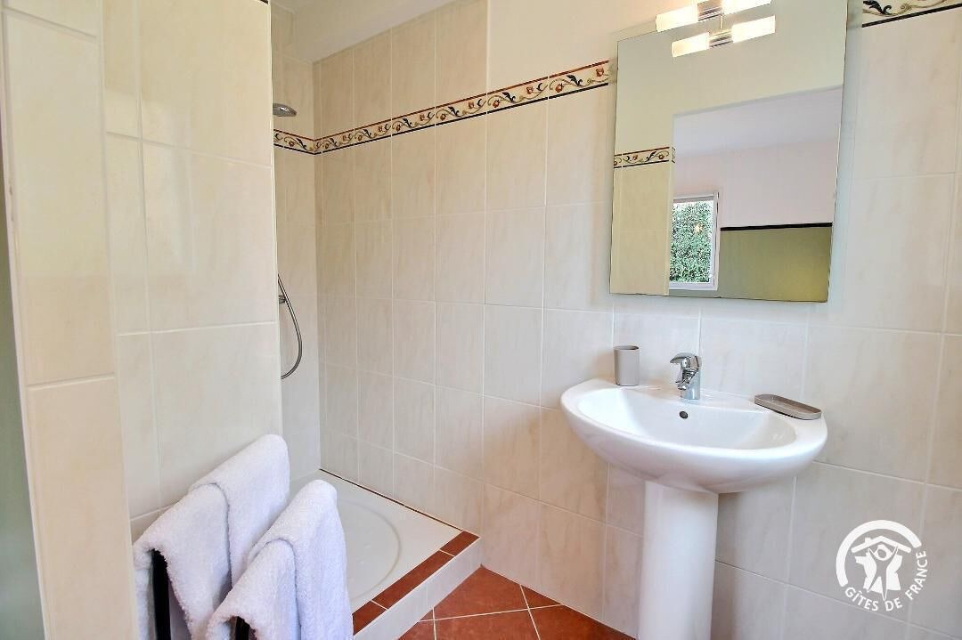 Photo of Bathroom in Theix-Noyalo